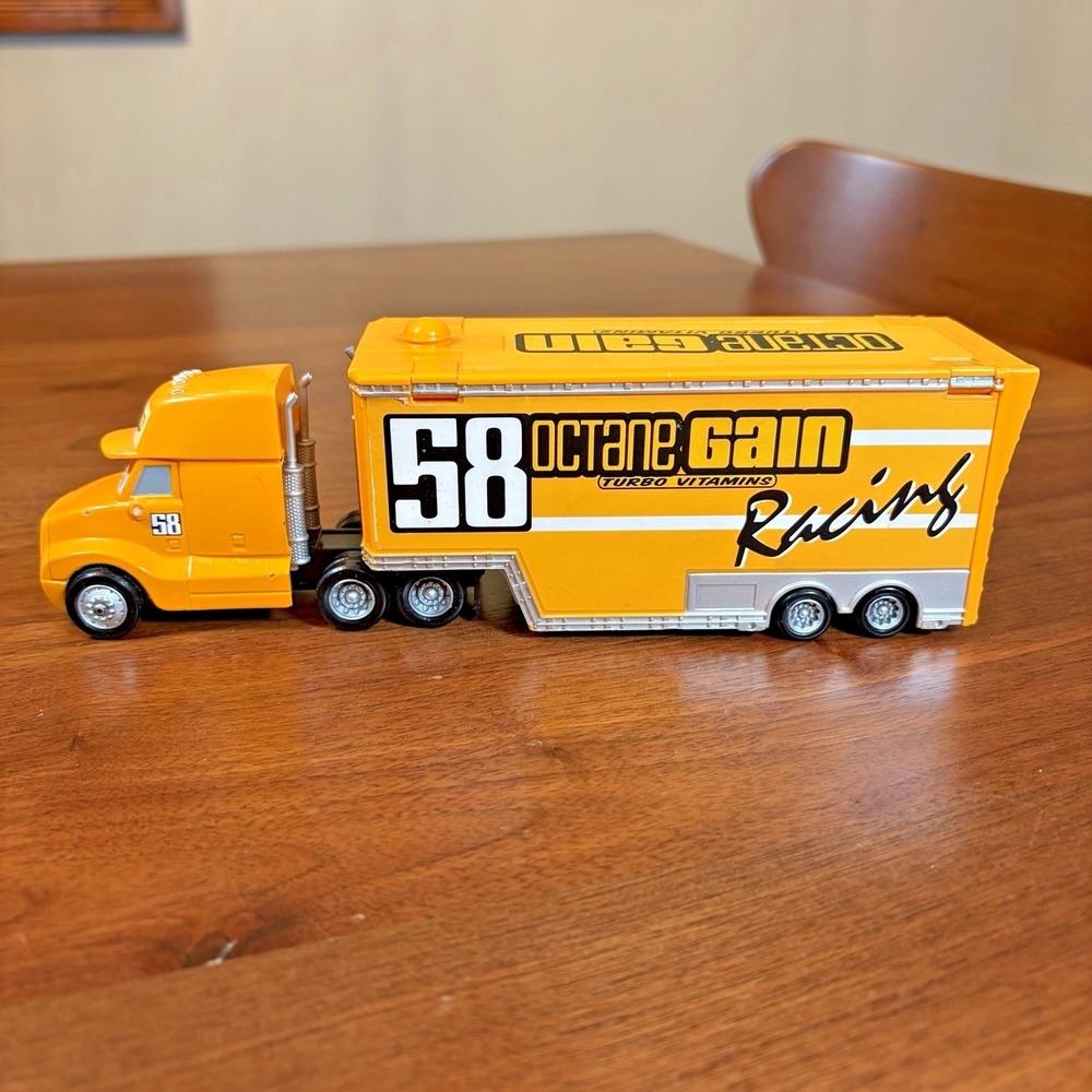 Disney Pixar Cars Octane Gain #58 Hauler Racing Semi Truck Trailer Orange